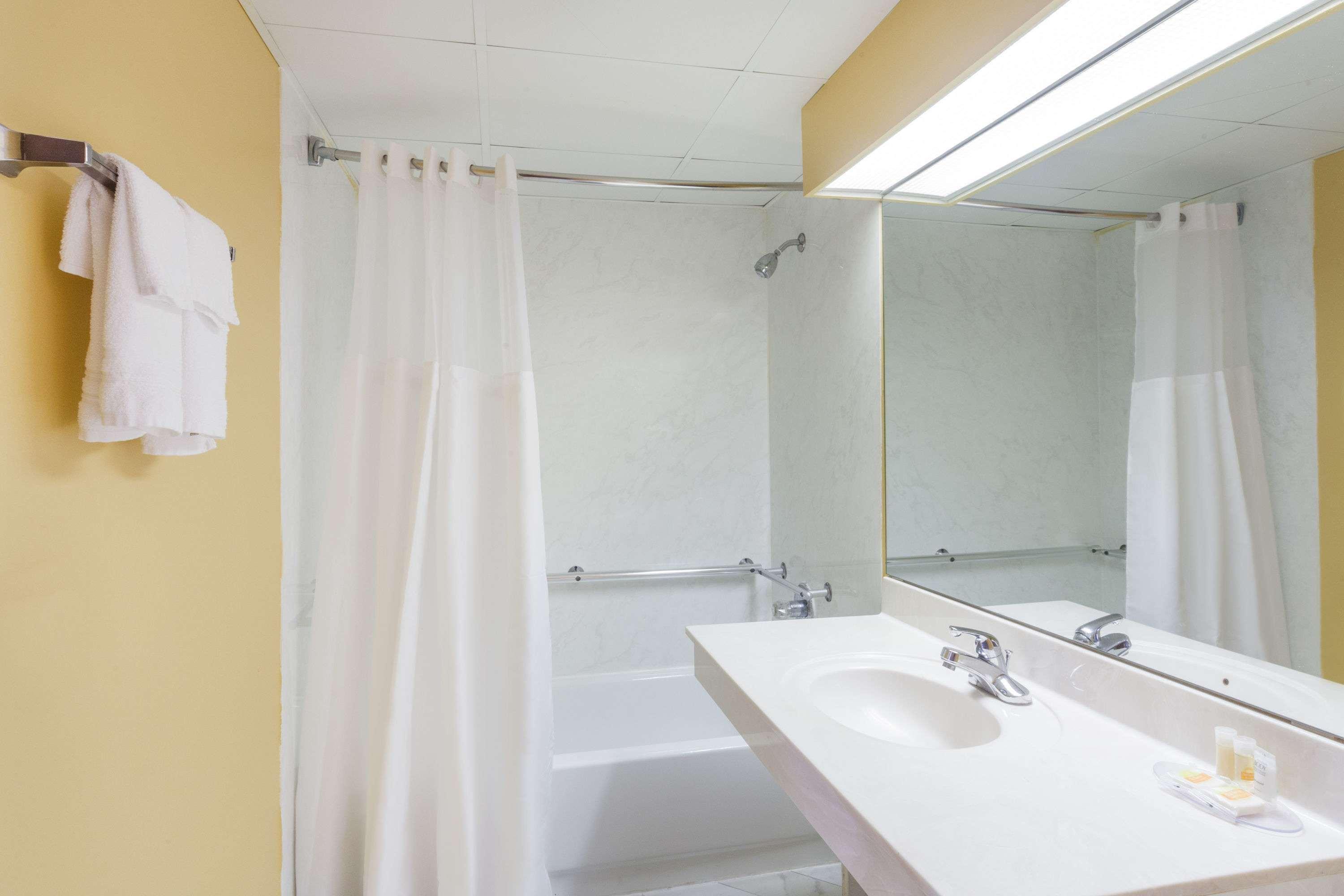 Days Inn By Wyndham Nashville Saint Thomas West Hospital Ngoại thất bức ảnh