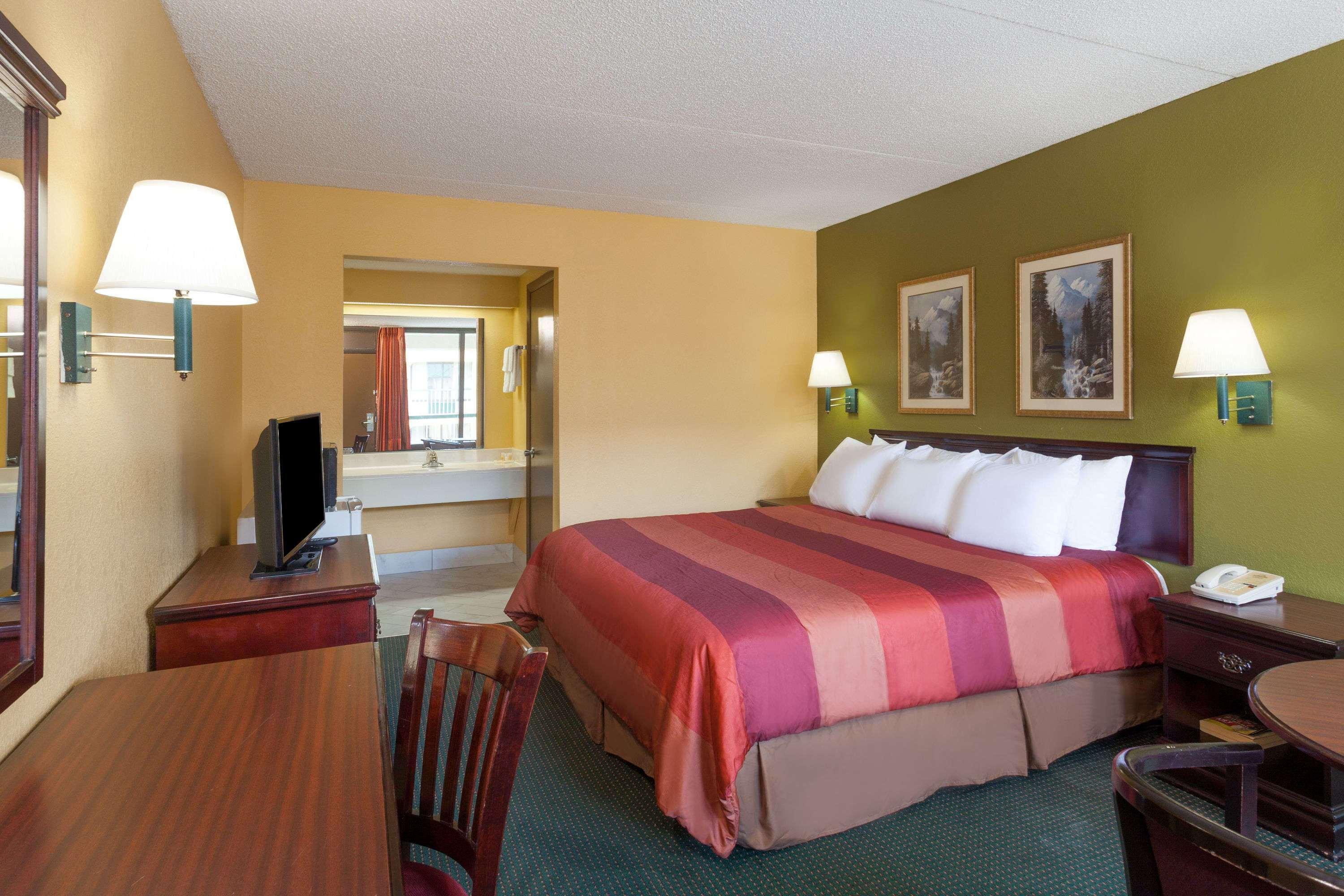 Days Inn By Wyndham Nashville Saint Thomas West Hospital Ngoại thất bức ảnh