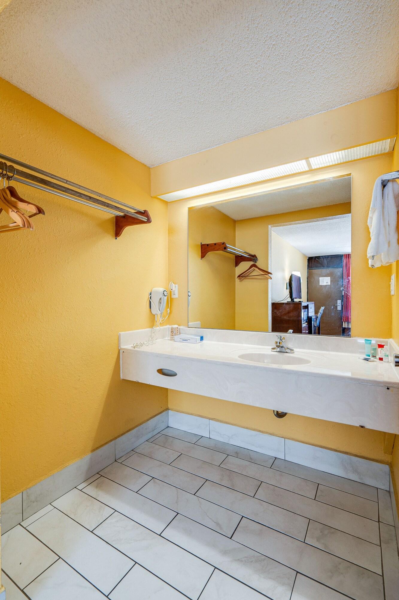 Days Inn By Wyndham Nashville Saint Thomas West Hospital Ngoại thất bức ảnh